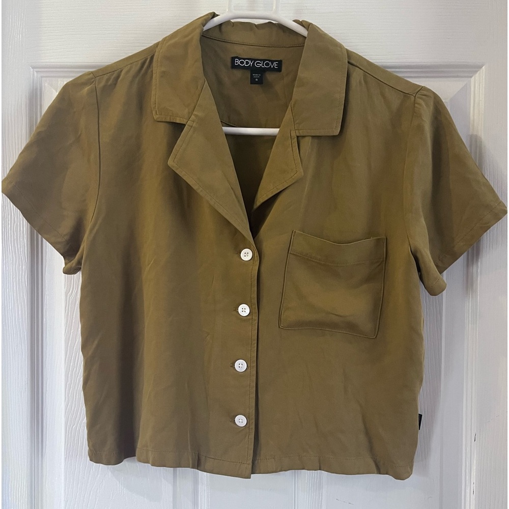 Body Glove short sleeve shirt, size Small color Olive Green
